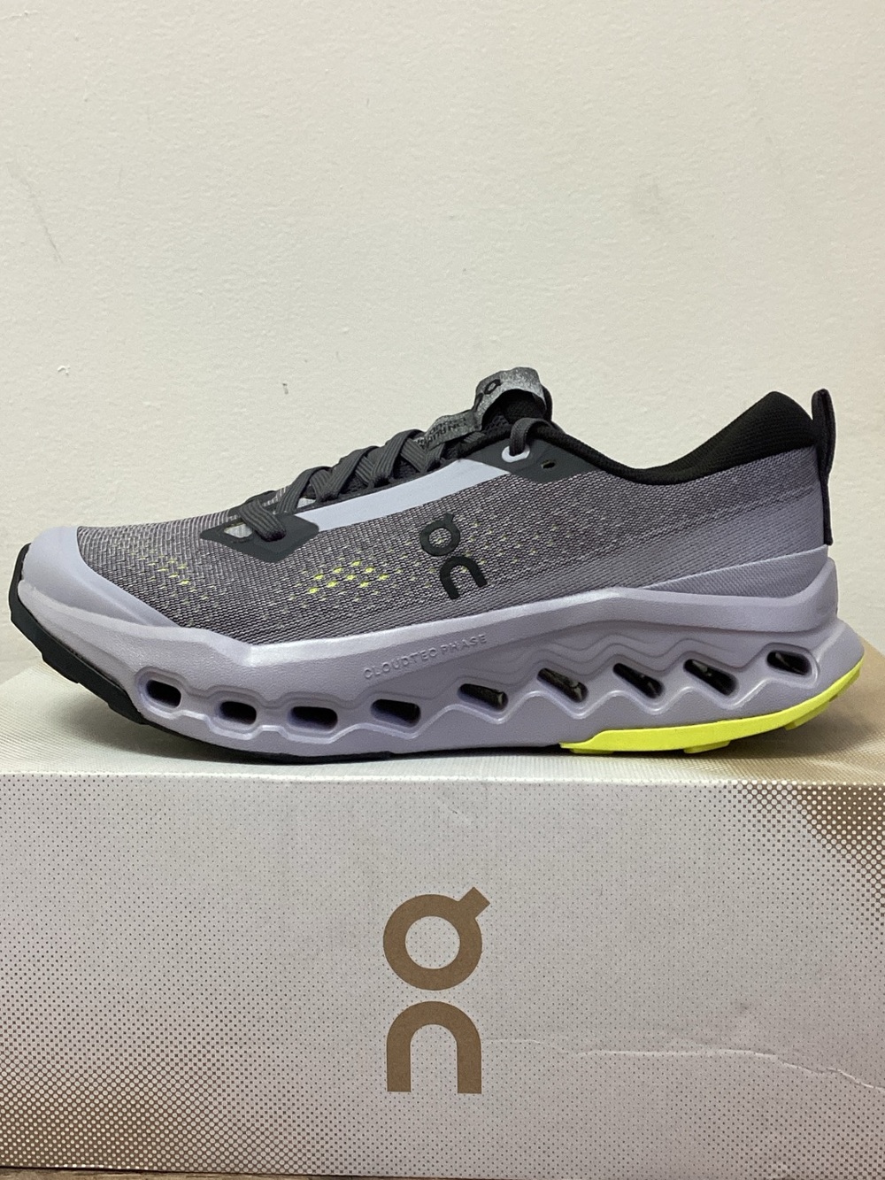 Women’s ON CloudSurfer Trail 2